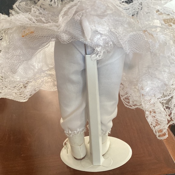 Beautiful black Porcelain doll - Picture 16 of 16